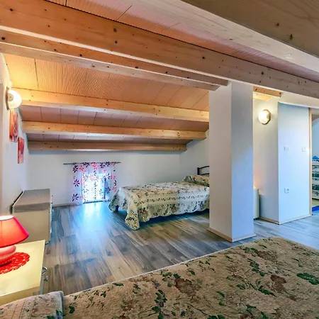 Holiday home 4 Bedroom Beautiful In Labin *
