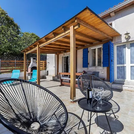 4 Bedroom Beautiful In Labin